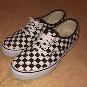 CHECKERBOARD VANS